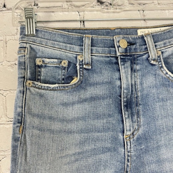 Rag & Bone Dive Skinny Jeans In Freemont
Light Blue Wash - Picture 6 of 11